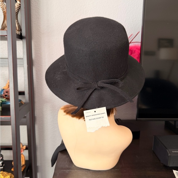 Vintage Black Wool Wide-Brim Hat with Scarf - Picture 3 of 10